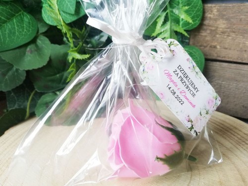 Róża mydlana z woreczkiem, zawieszka bukiet kwiatów, pastelowe róże, podziękowania dla gości weselnych.