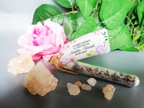 Probówka z solą do kąpieli, zawieszka, kwiaty bzu, podziękowanie dla gości weselnych