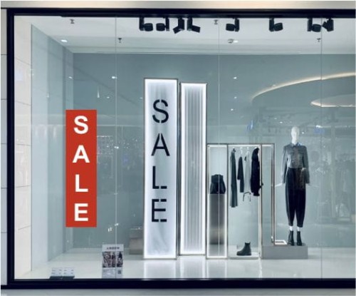 Czerwona naklejka "SALE" na witrynę, szybę