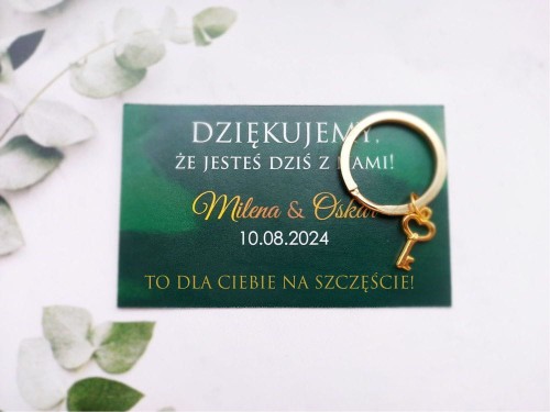 Podziękowanie dla gości Breloczek na szczęście dla gości weselnych Butelkowa zieleń